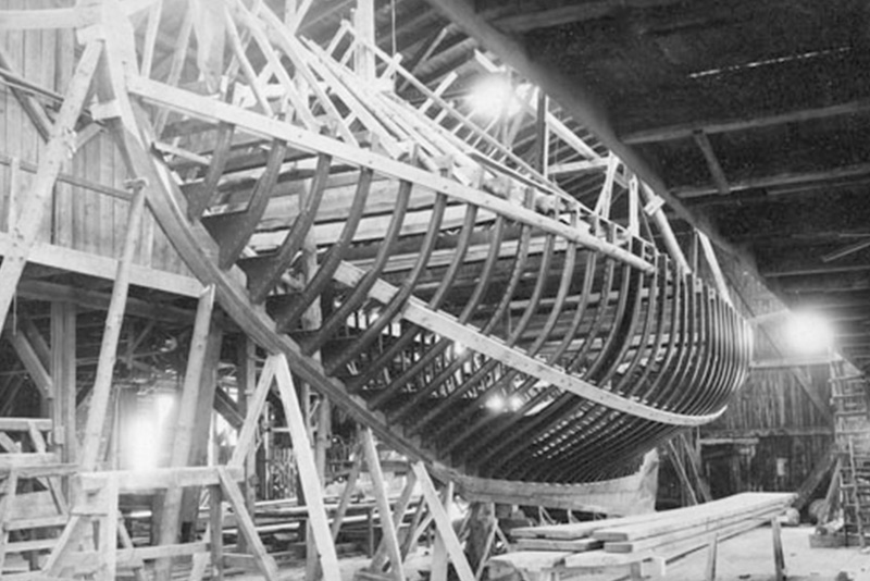 Das Grundgerüst einer Segelyacht aus Holz. Das Grundgerüst einer Segelyacht aus Holz.