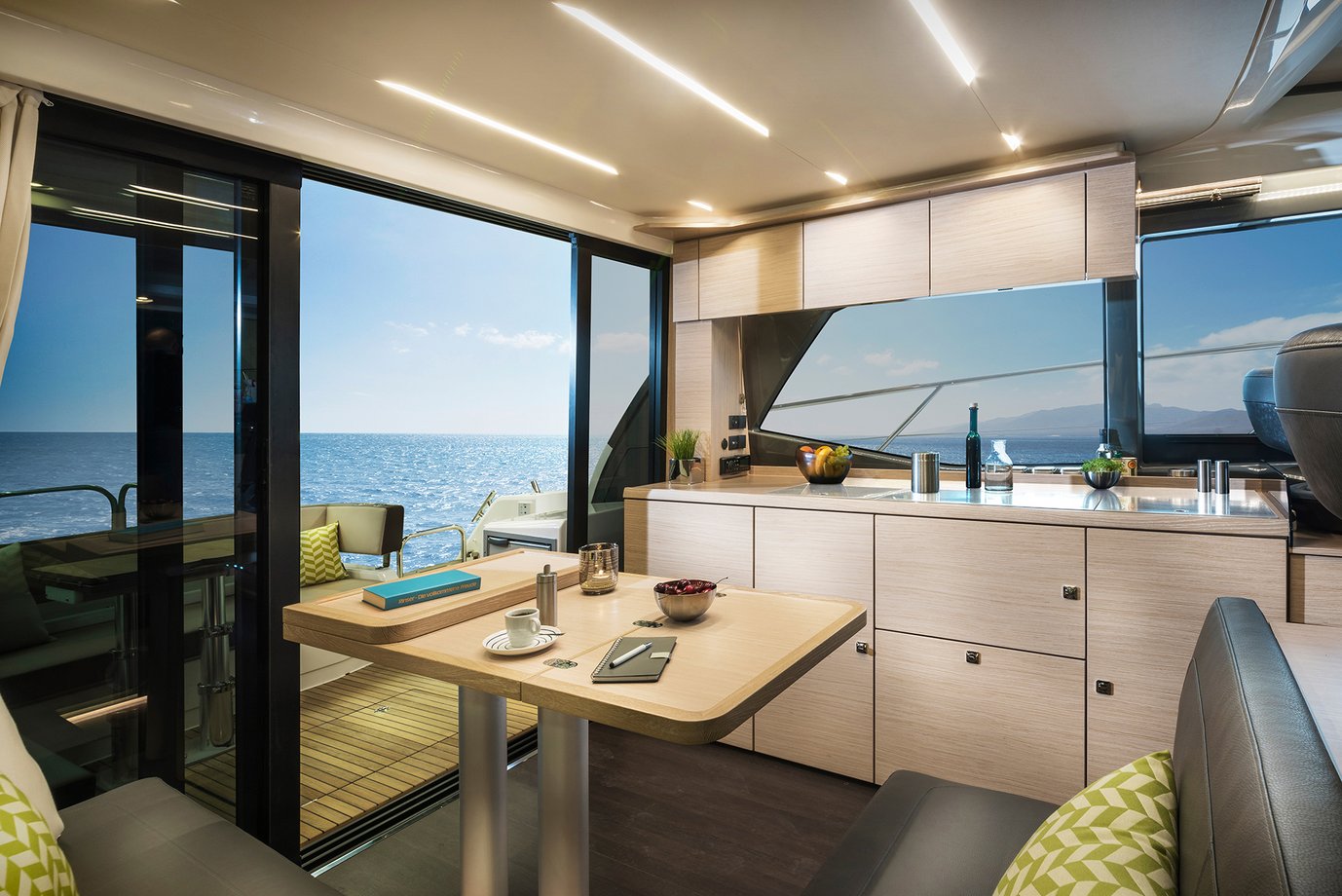 Motorboot R40 Coupe Interieur | BAVARIA YACHTS Motorboot R40 Coupe Interieur | BAVARIA YACHTS