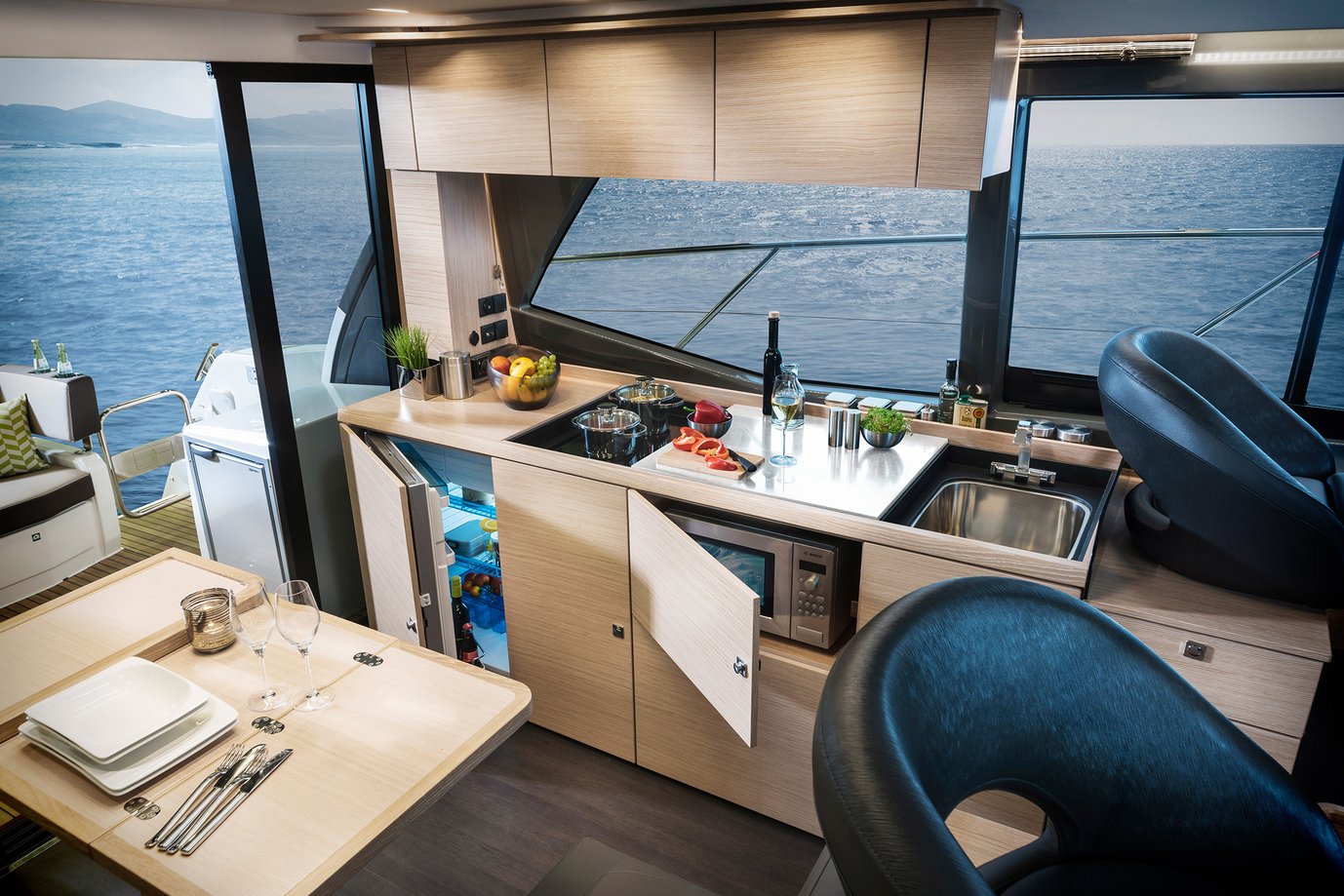 Motorboot R40 Coupe Interieur | BAVARIA YACHTS Motorboot R40 Coupe Interieur | BAVARIA YACHTS