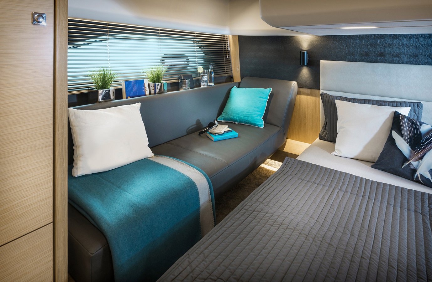 Motorboot R40 Coupe Interieur Kojen | BAVARIA YACHTS Motorboot R40 Coupe Interieur Kojen | BAVARIA YACHTS