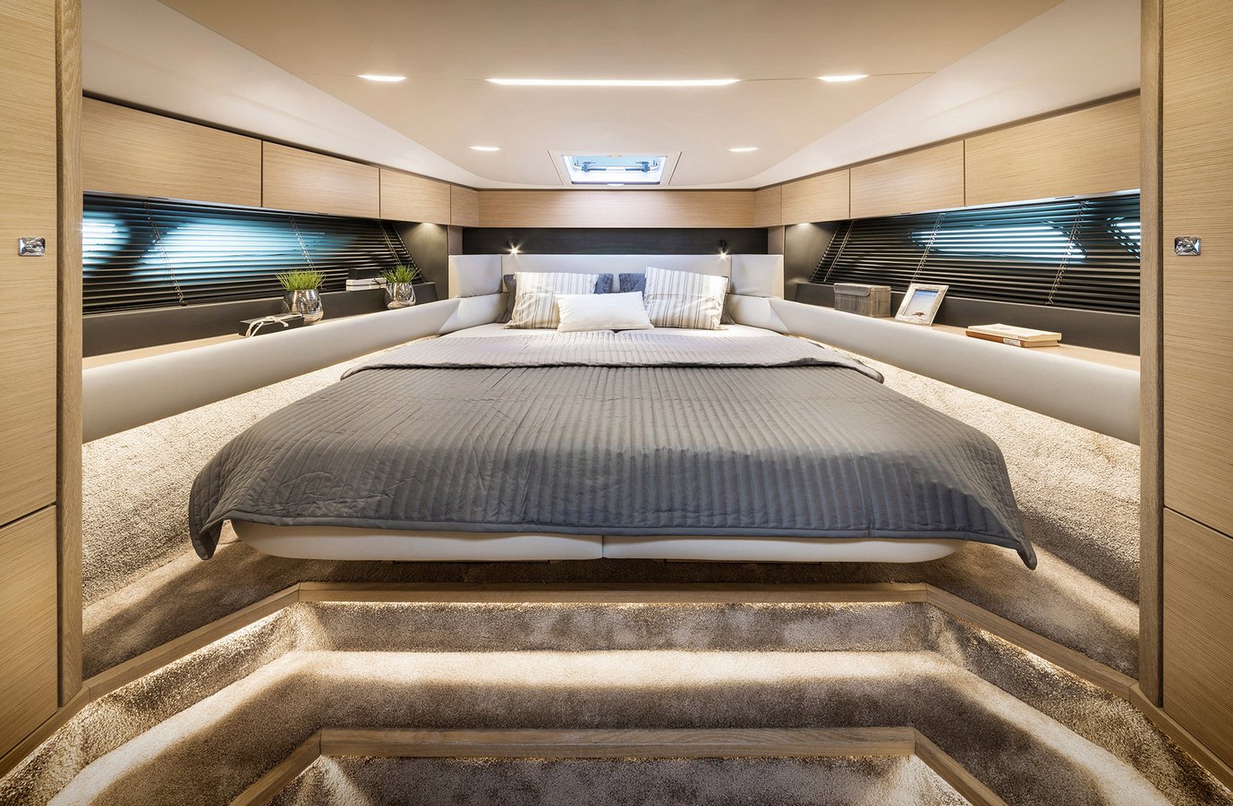 Motorboot R40 Coupe Interieur | BAVARIA YACHTS Motorboot R40 Coupe Interieur | BAVARIA YACHTS